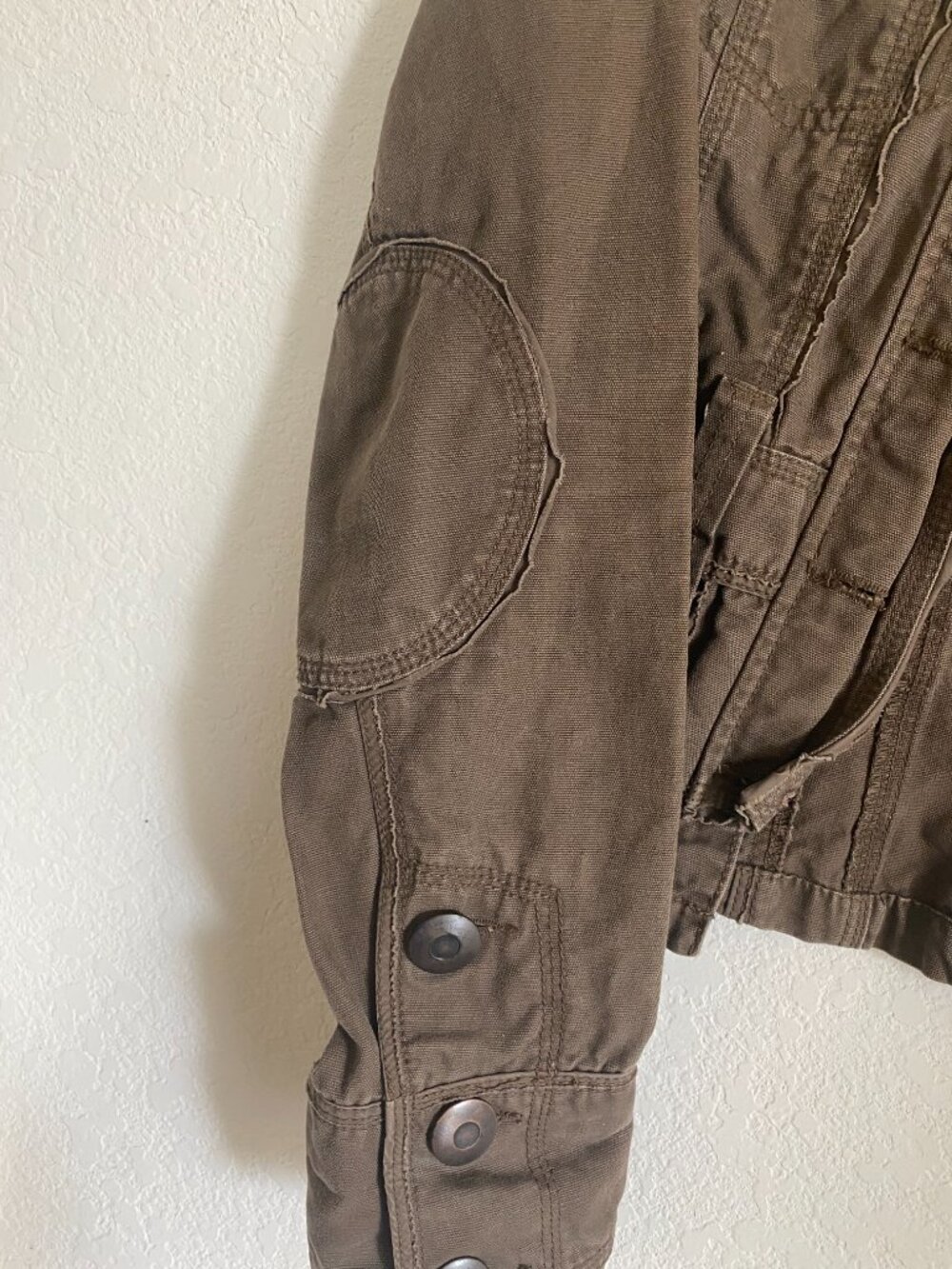 Y2K Military Olive Green Cropped Utility Jacket with Elbow Patches & Cinch Waist - Picture 5 of 9